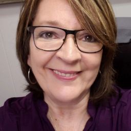 Renee Barnett Photo 16