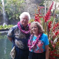 Julie Holden Photo 19