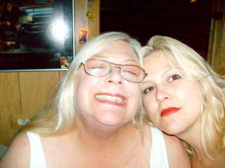 Julie Harman Photo 14