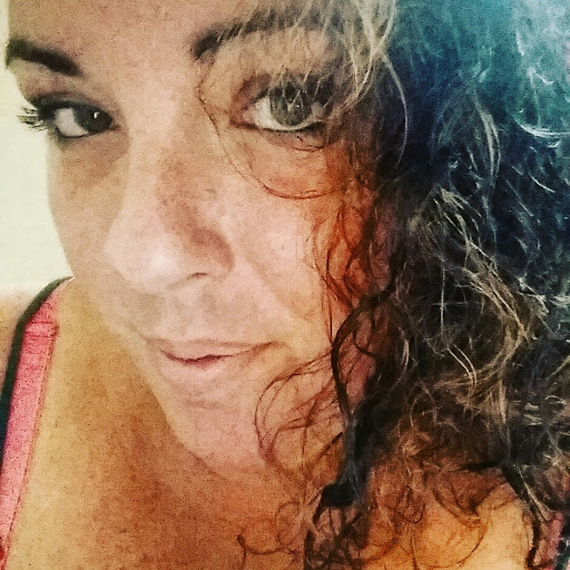 Sarah Goldberg Photo 38