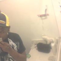 Jeremy Wells Photo 40