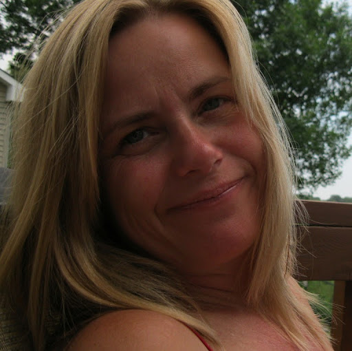 Alexandra Schultz Photo 25