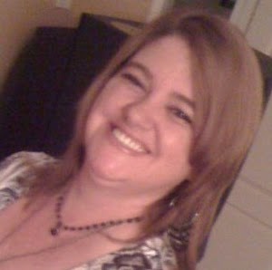 Laurie Collins Photo 22