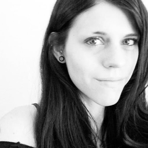 Crystal Calhoun Photo 6