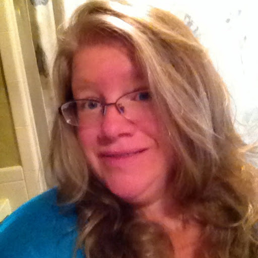 Lisa Malinowski Photo 17