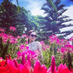 Christine Alvarez Photo 16