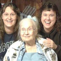 Sandy Summers Photo 24