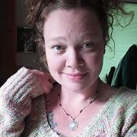 April Petersen Photo 26