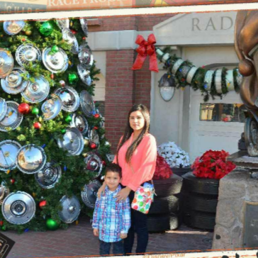 Yasmin Gonzalez Photo 9