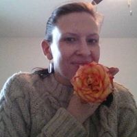 Elizabeth Reuter Photo 8