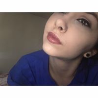 Julianne Russell Photo 9