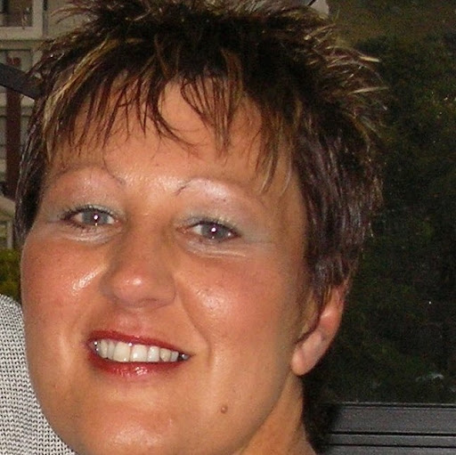 Carolyn Davies Photo 9
