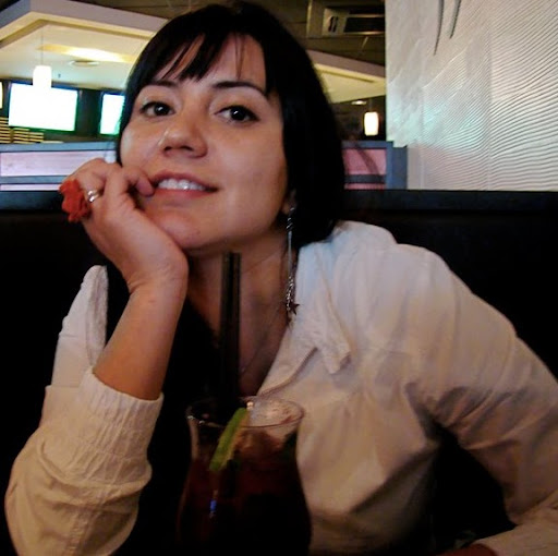 Sandra Salinas Photo 17