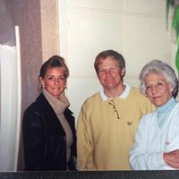 Anne Mays Photo 16