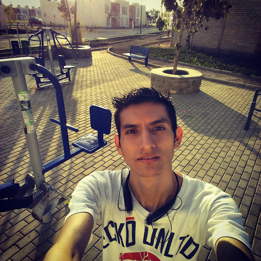 Daniel Camarillo Photo 15