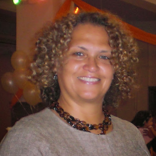 Lorraine Lopez Photo 13