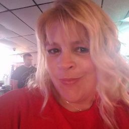 Christi Holmes Photo 7