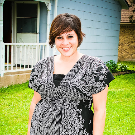 Nicole Miles Photo 35
