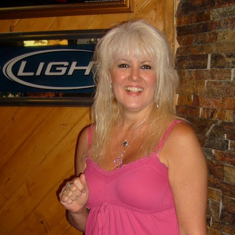 Lori Oliver Photo 39