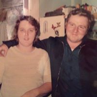 Karen Sutton Photo 40