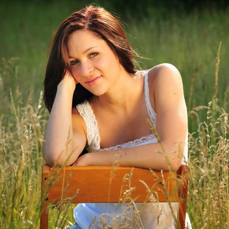 Renee Davis Photo 16