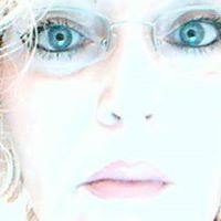 Carolyn Roberts Photo 9