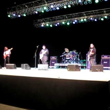 Andy Guzman Photo 36