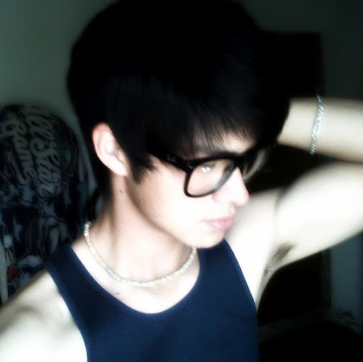 Eric Vazquez Photo 20