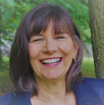 Elizabeth Stone Photo 44