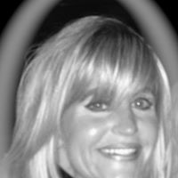 Melanie Lawrence Photo 43