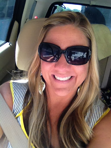 Elizabeth Thomas Photo 26