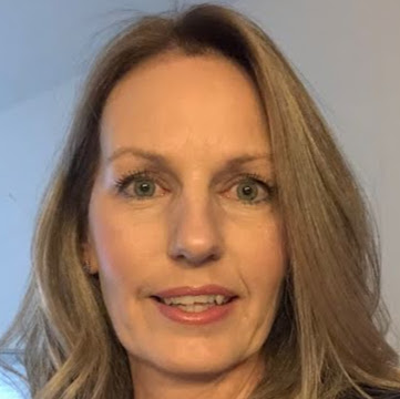 Julie Godfrey Photo 34