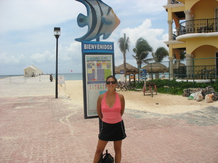 Maria Lyons Photo 23