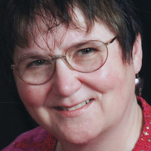 Sally Saunders Photo 27