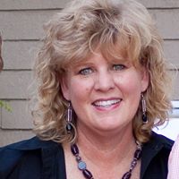 Stephanie Treadway Photo 8