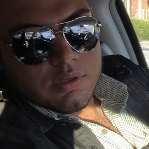 Carlos Escobar Photo 37