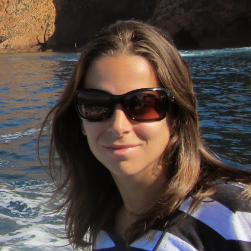 Julie Bergeron Photo 17