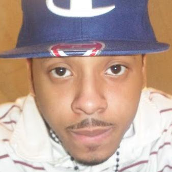 Raymond Carr Photo 9