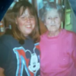 Julie Horne Photo 37