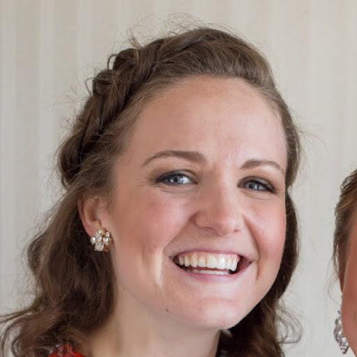 Sarah Lindstrom Photo 9