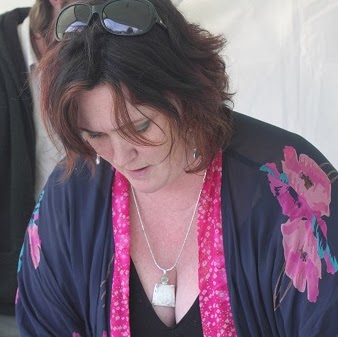 Kelly Saunders Photo 18