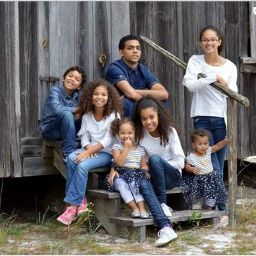 Sarah Peters Photo 18