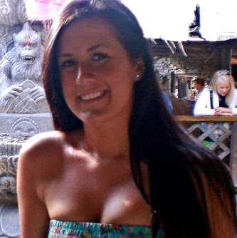 Elizabeth Barton Photo 29