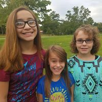 Sarah Yates Photo 25