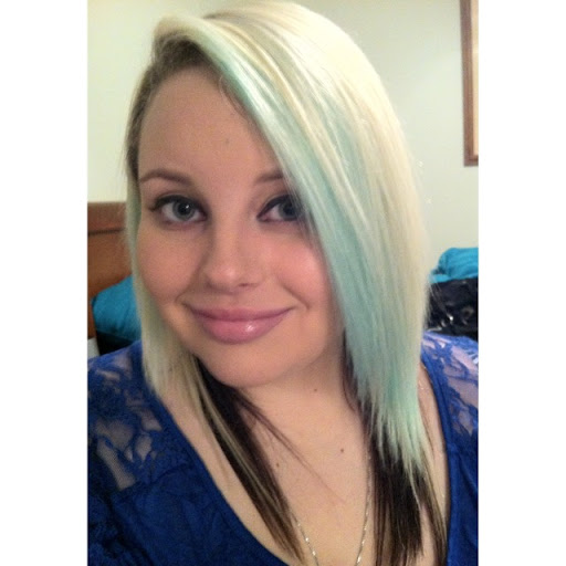 Sarah Paige Photo 14
