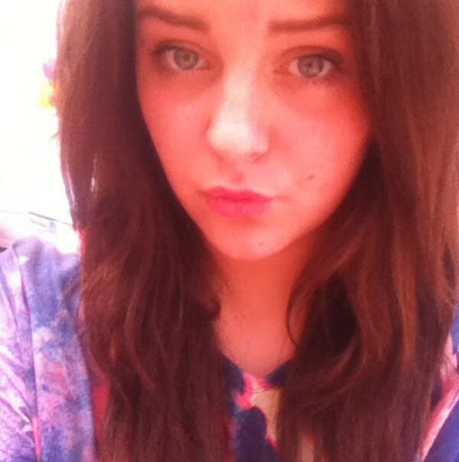 Emily Abbott Photo 14