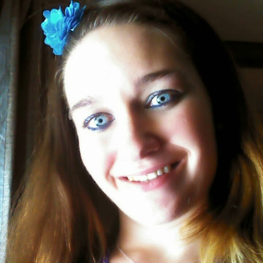 Angela Ward Photo 17