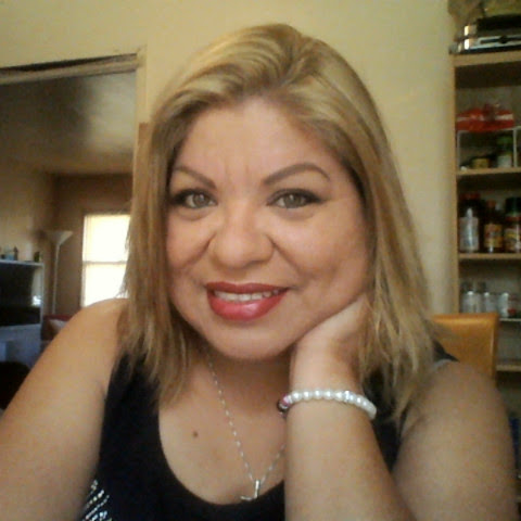 Anna Estrada Photo 13