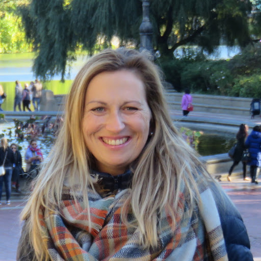 Genevieve Martin Photo 20