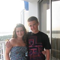 Angie Currie Photo 8